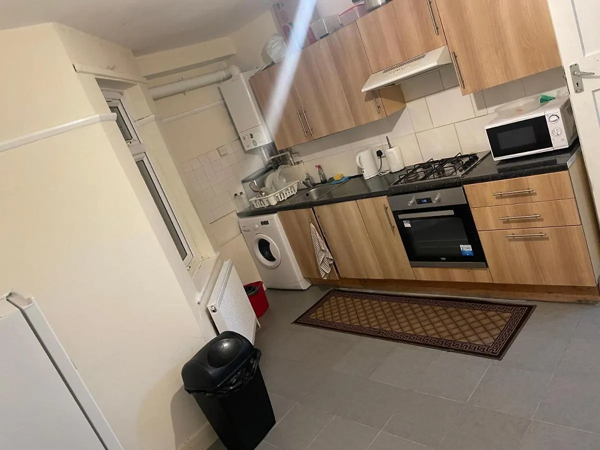 Homestay Welcome To Your New Home. Redbridge